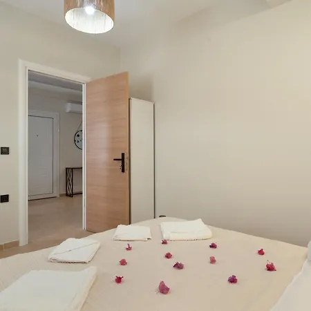 Papanikolis Nydri (Lefkada)